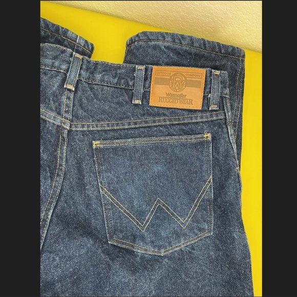 Men's Wrangler Rugged Wear Fleece Lined Jeans, Dark Wash, Size 34x30 - Picture 11 of 12